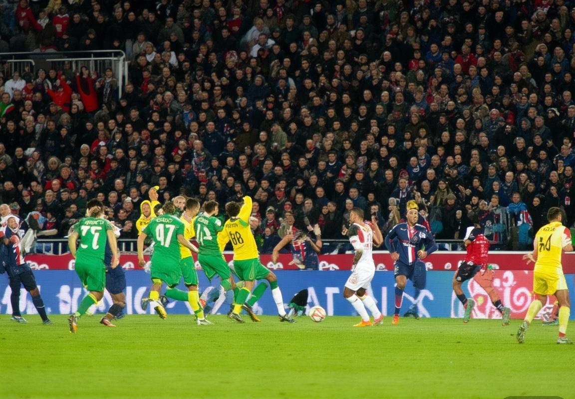 巴黎圣日耳曼VS阿森纳：巅峰对决全程回顾及战术解析