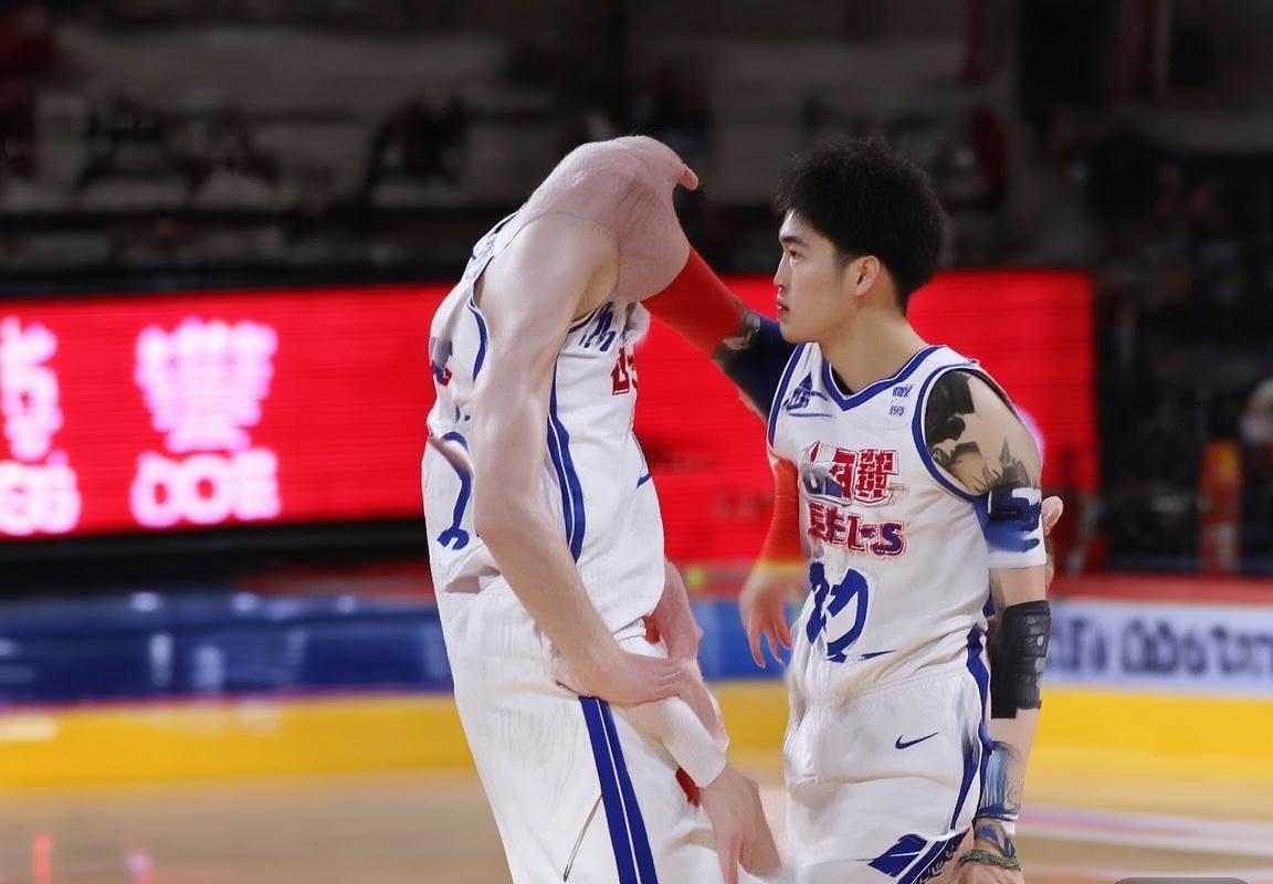 2023年NBA国王队VS勇士队精彩对决回顾